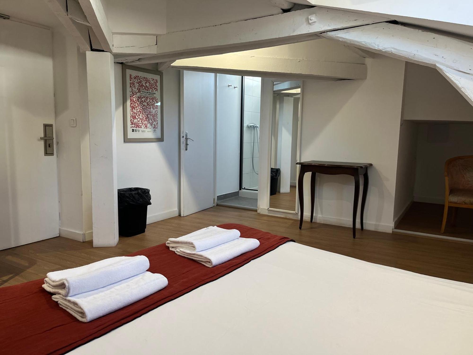Hostel20 บาย็อนน์ ภายนอก รูปภาพ
